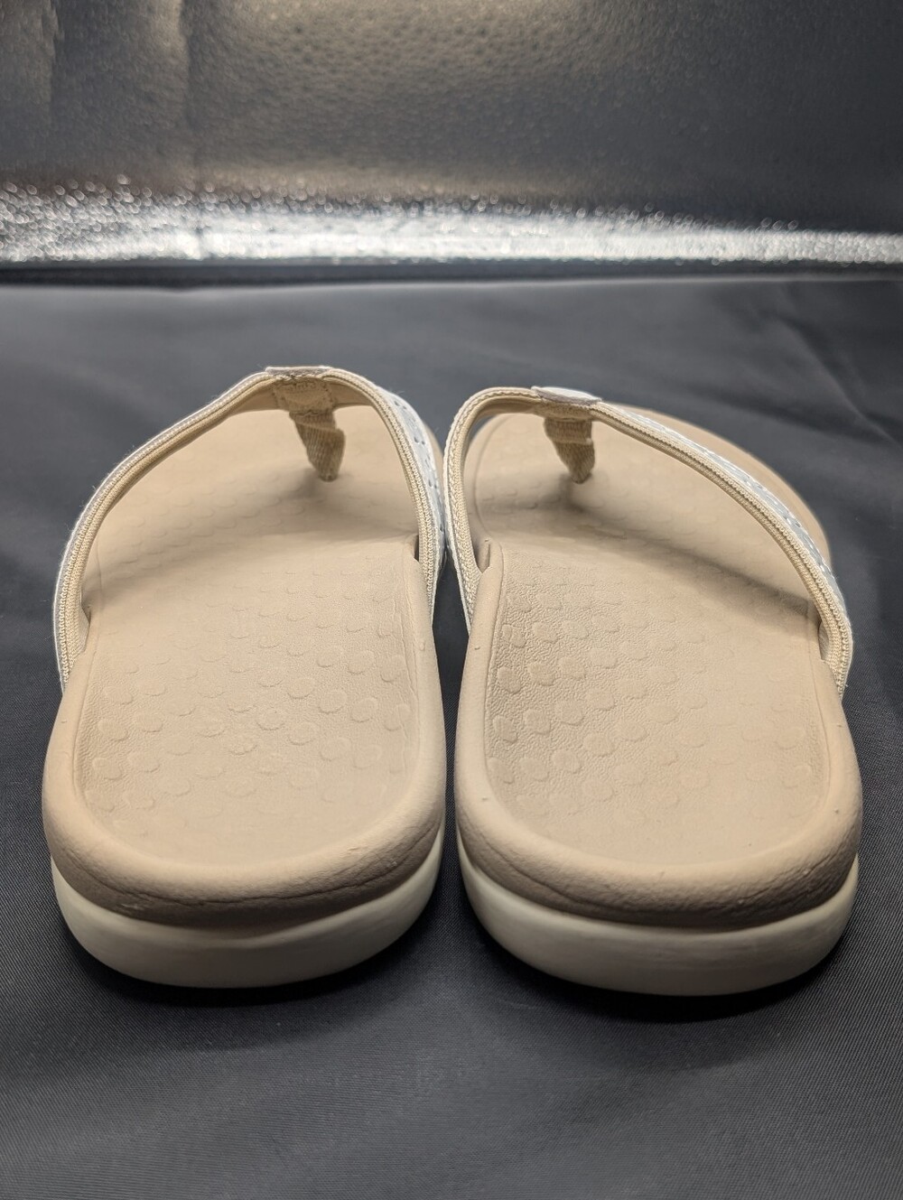Vionic Women's Casandra Flip Flops White Leather - Picture 5 of 12